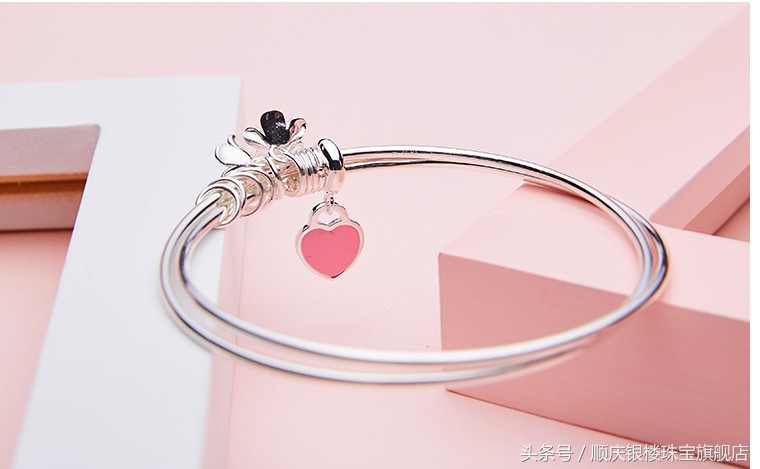 辨别银手镯真假最简单方法,如何辨别银手镯真假最简单的方法