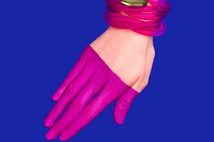 涂美宝莲口红的女孩,涂迪奥口红的女生