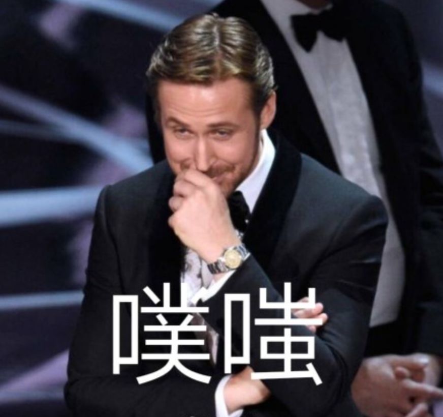 涂mac口红的女孩,涂美宝莲口红的女孩