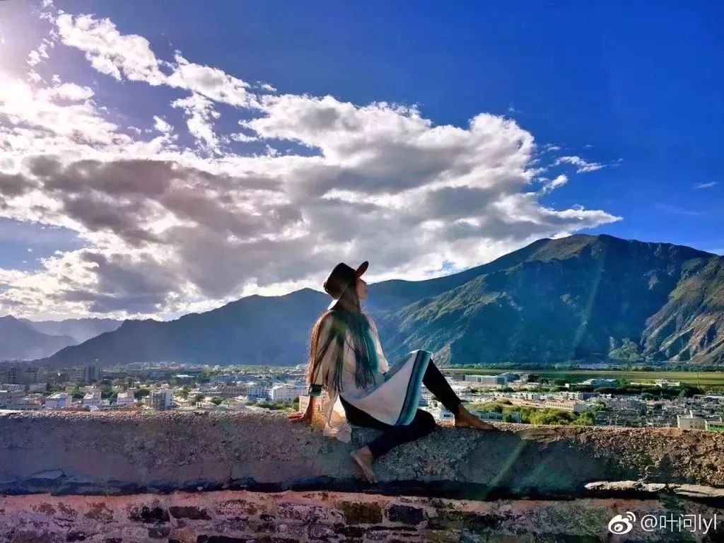 世界最年轻辣妈身材,比基尼走秀夏日套装欧美辣妈