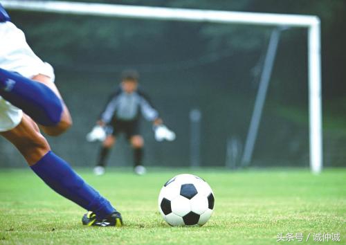女朋友和足球你选哪个,选足球还是选女朋友