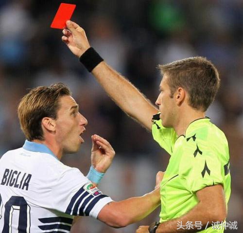 女朋友和足球你选哪个,选足球还是选女朋友