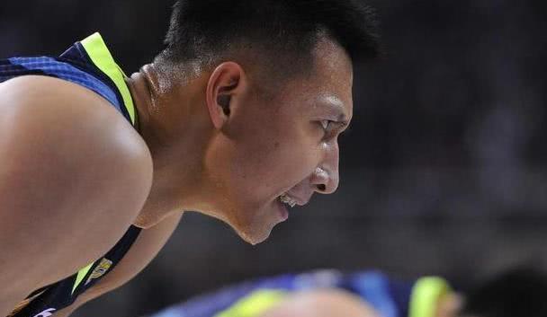 荆灵年轻时照片,荆灵易建联退役仪式