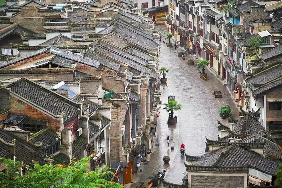 清明小长假去哪玩？国内美到炸的9条旅行线！我去第6条，你呢？