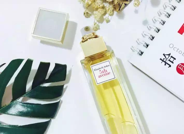 闻香识女人中提到的香水品牌,迪奥香水广告闻香识女人