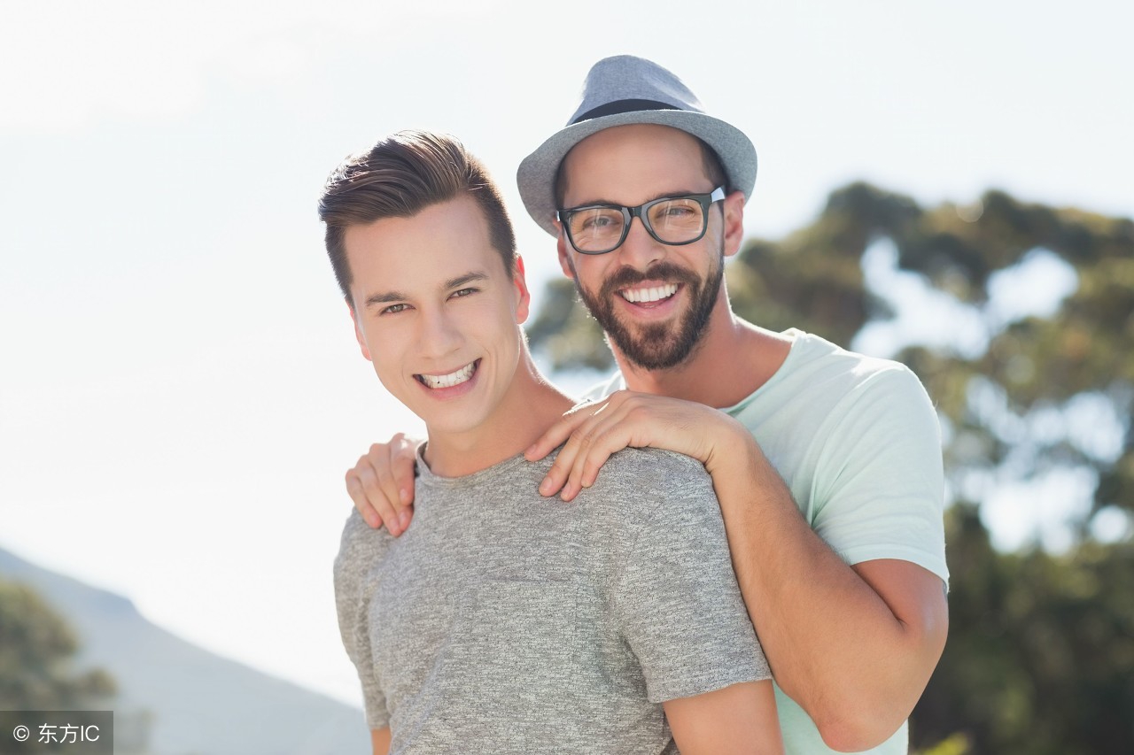 倒三角脸型适合什么发型男士,长脸型适合什么发型男士短发