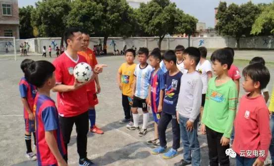 足球圆梦公益助学活动在哪里,足球爱心活动