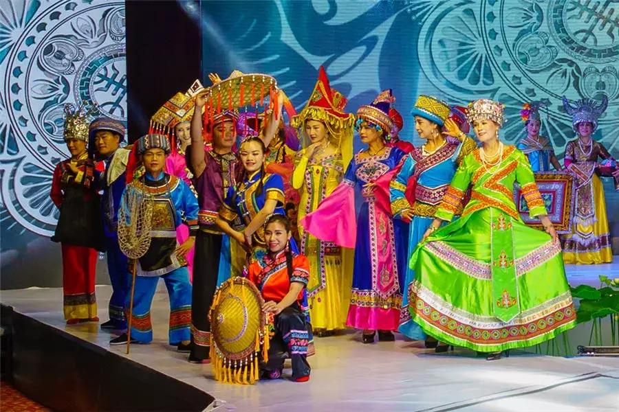 绣爱,绣爱2018民族服饰