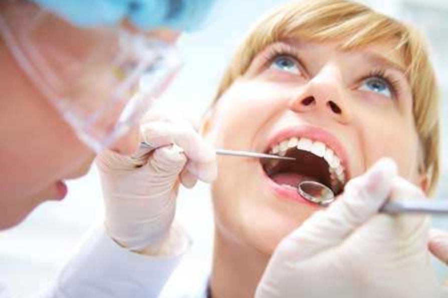 口腔黏膜很多白点和创伤,口腔黏膜肿了为什么不痛