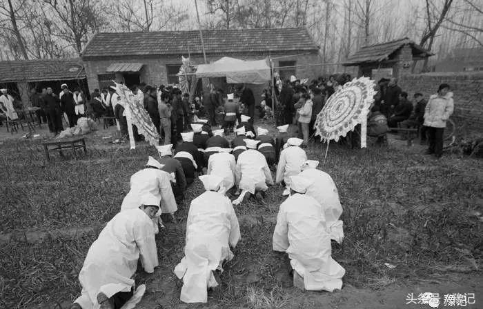 清明祭烈士告慰华夏魂,清明如何祭奠远方的亲人