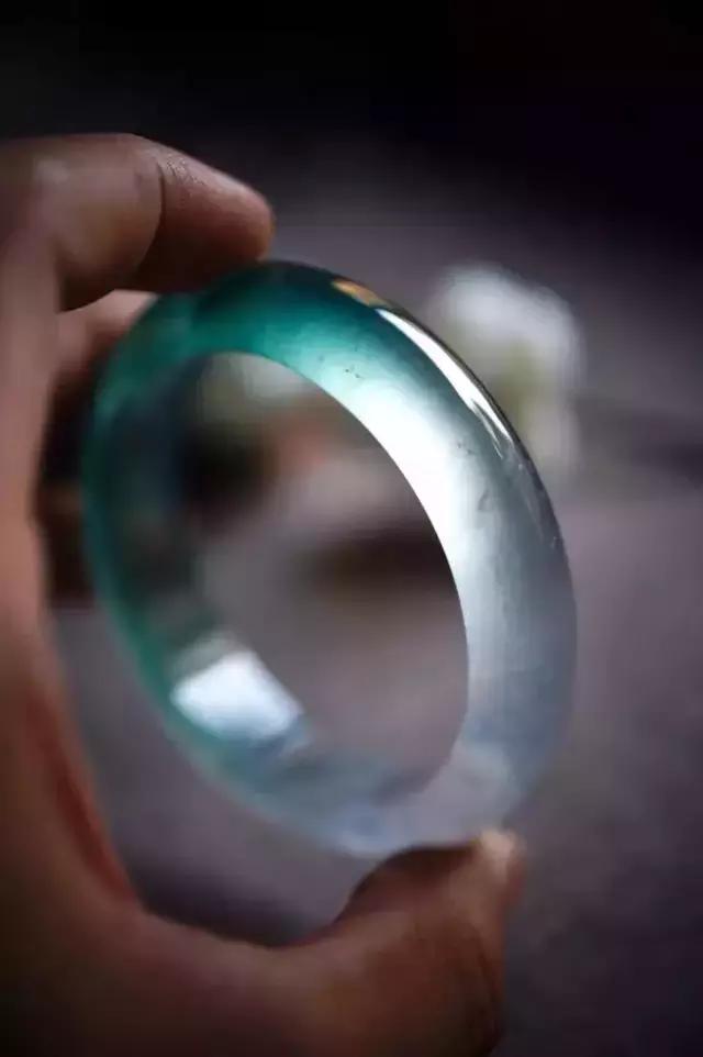 最美的翡翠玉手镯,最美玉手镯各种款式