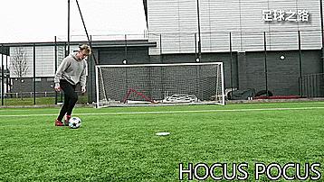 50种个人足球技巧训练,100个足球过人技巧gif