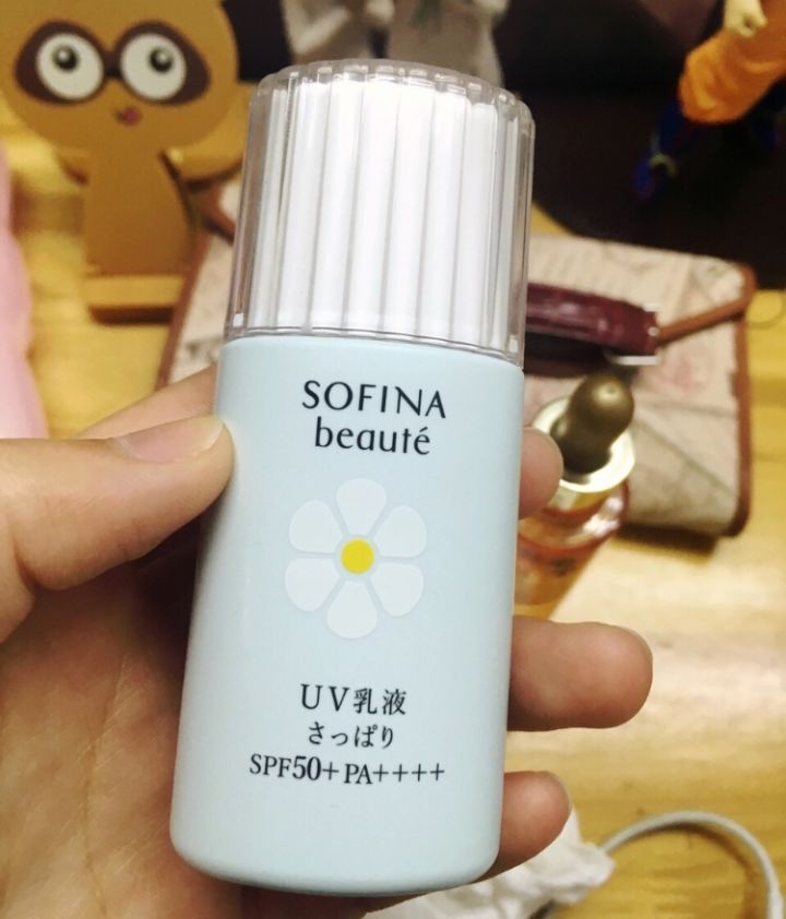 突然发现脸上毛孔变大怎么办,终于知道改善毛孔粗大的方法