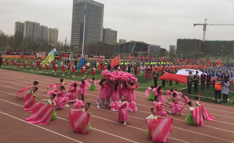 有趣的运动会小学生,一个运动会的游戏