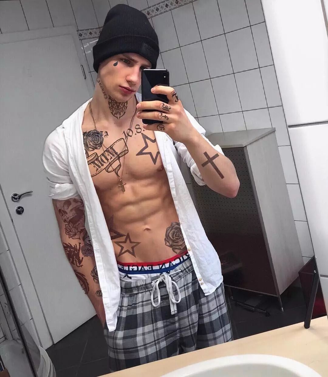 专门拍广告的男网红,专拍侧脸的男网红