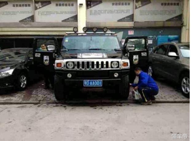 荆州最牛的豪车豪牌，最贵的落地1500万，平时你遇到过几辆？