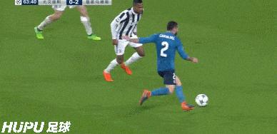 c罗神级倒钩对萨拉赫,足球史上第一个倒钩射门