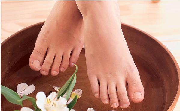 为什么鞋舌总是容易歪一边,鞋子上的鞋舌总是歪是什么原因