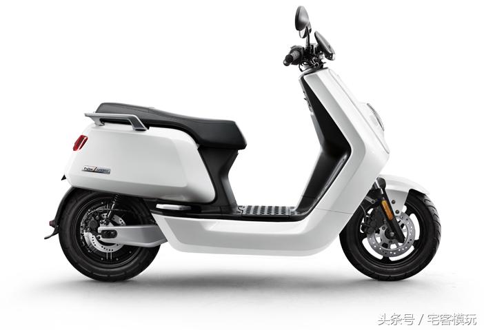 小牛电动车n1s动力版多少ah,76v100a小牛n1s尺寸