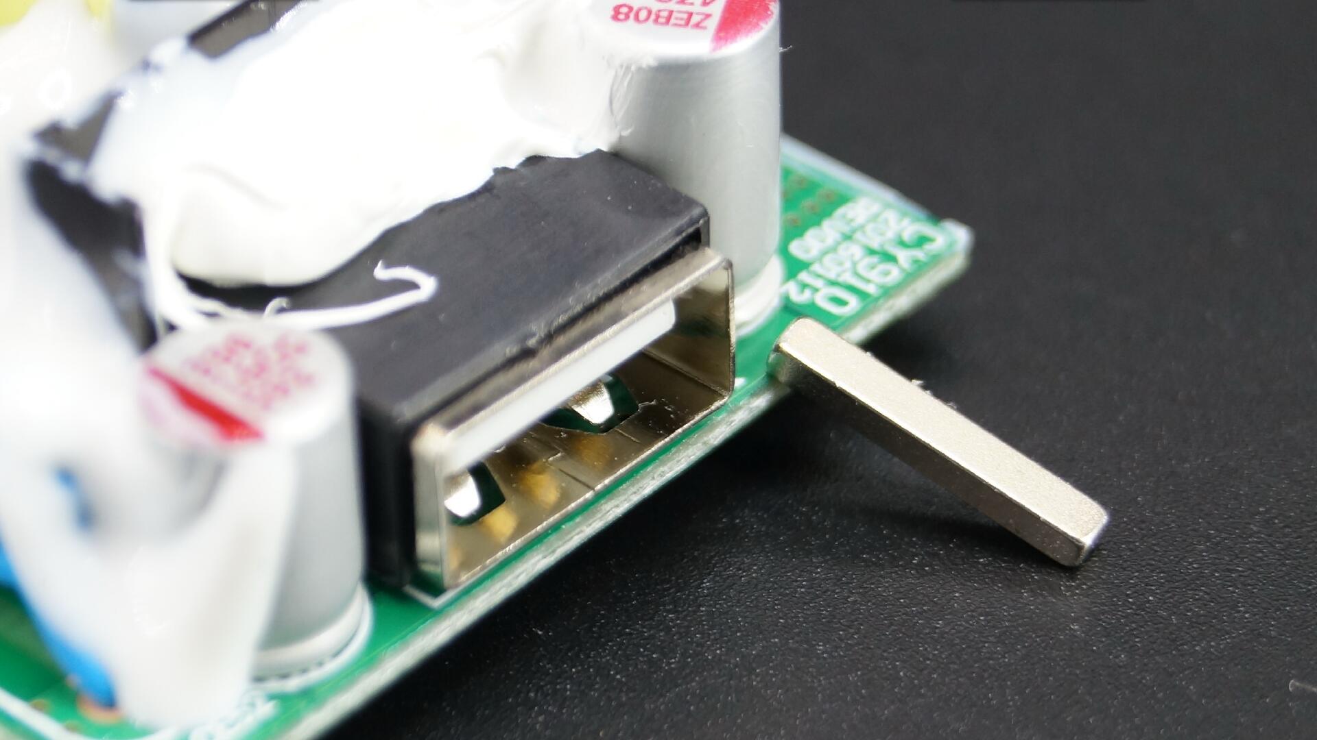 魅族充电器二换一,魅族原装充电器拆解