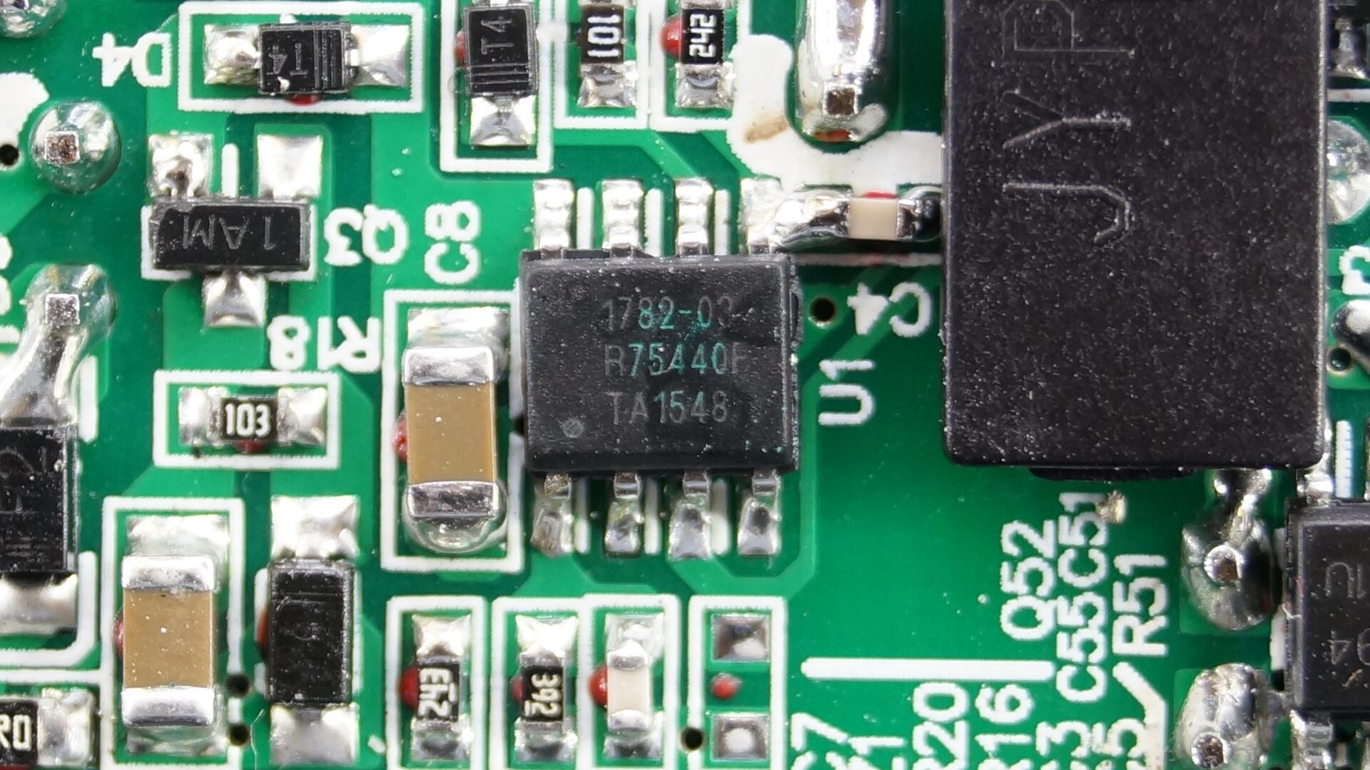 魅族充电器二换一,魅族原装充电器拆解