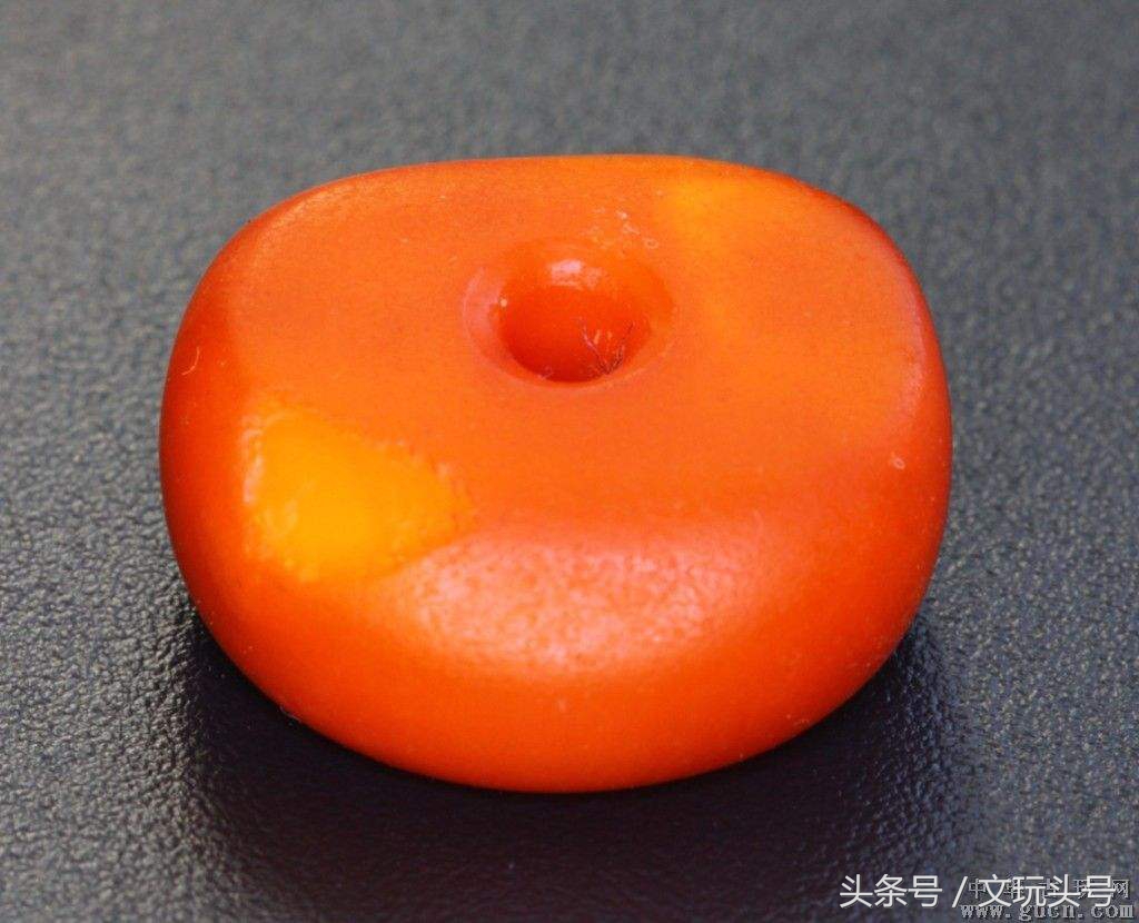 好蜜蜡的成色,柠檬黄蜜蜡时间长了是什么颜色