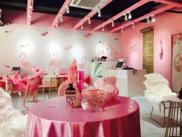 潮爆ins的粉色甜品店来通城啦！一大片粉红豹直撩你的少女心！