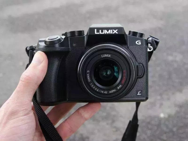 入门买多少钱的微单合适 (如何挑选一款性价比高的微单)