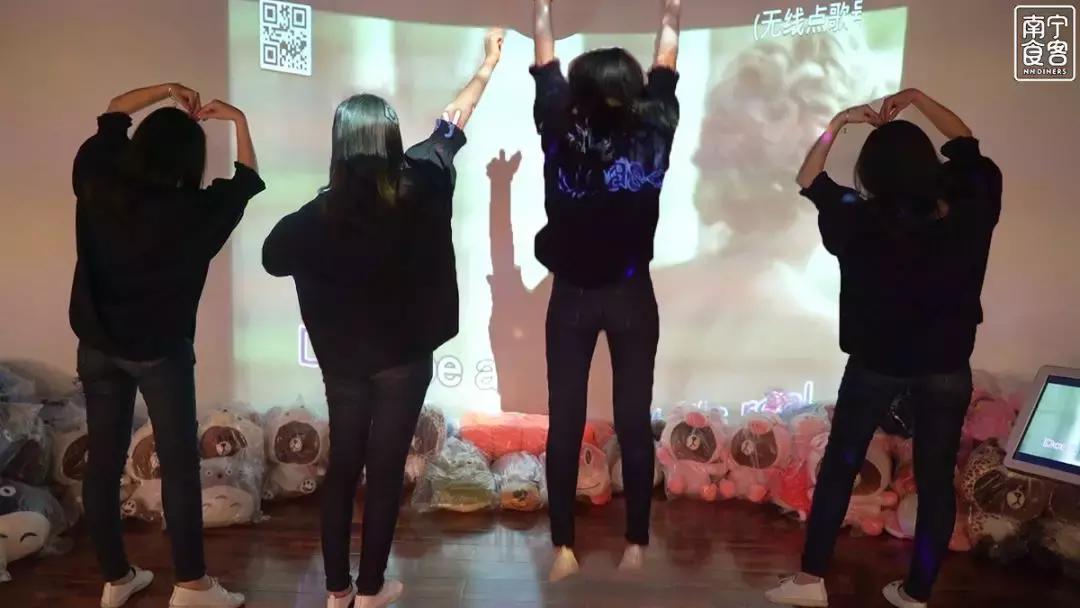 自助旋转火锅南宁,功能火锅南宁