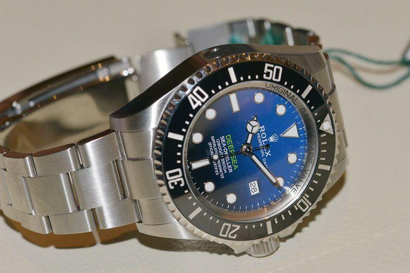 王源去巴塞尔钟表展,王源巴塞尔国际钟表珠宝展