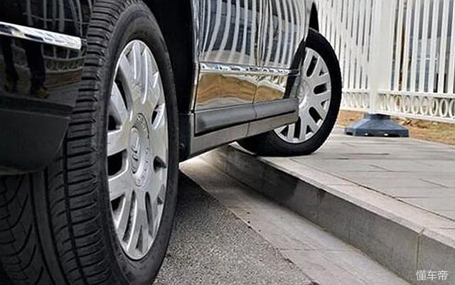 轮胎无缘无故起疙瘩,轮胎肿瘤是怎么来的