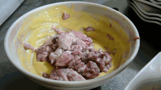 一天卖100斤面！阜阳这家刀削面，一到晚上门口就火到堵路