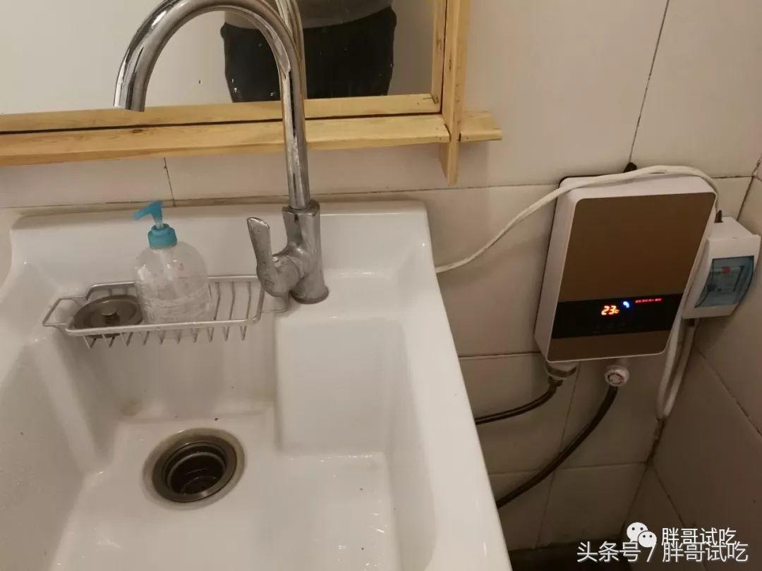 胖哥吃无骨鸡爪,胖哥试吃鸡爪