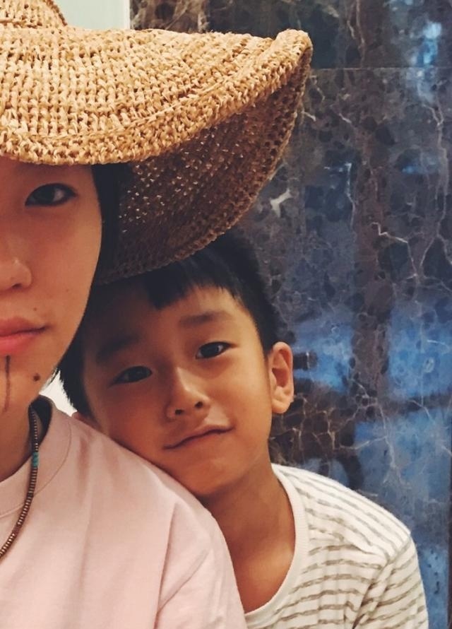 菲已入佛,唯已成仙,留童一个在人间