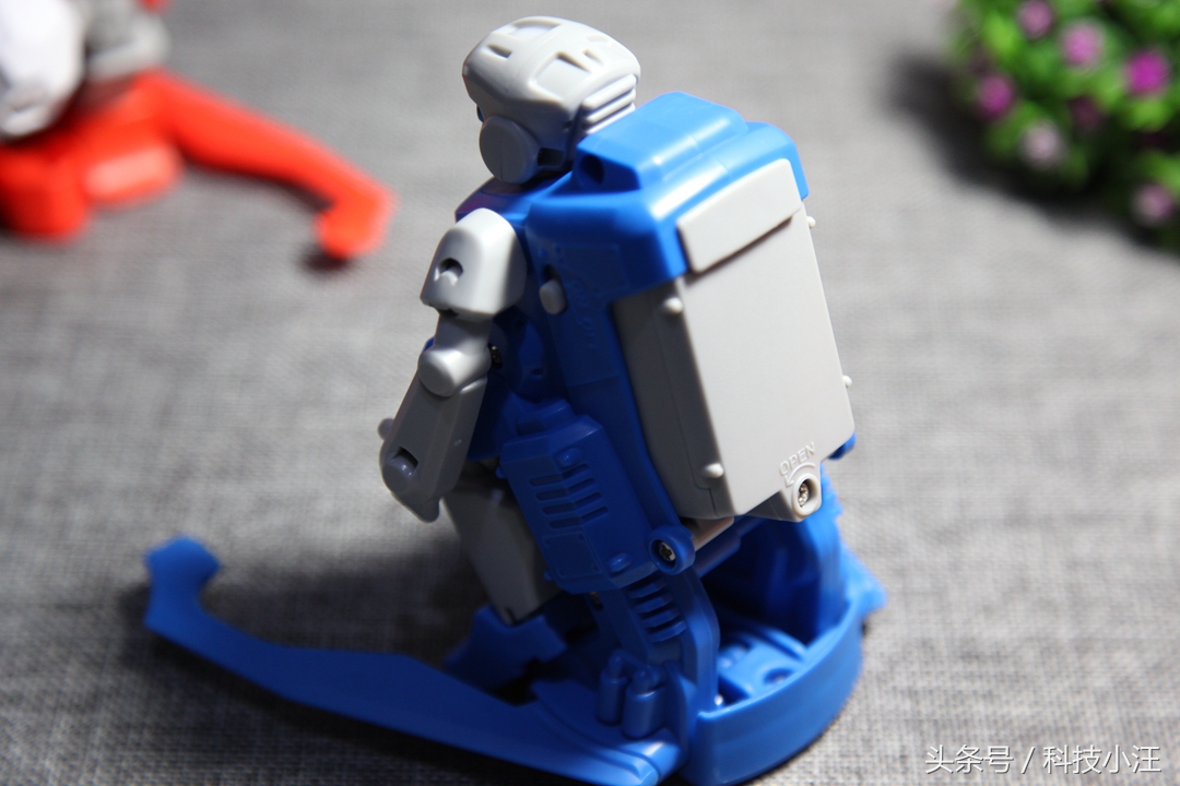 圆个自己的足球梦，米家有品众筹的SIMI足球机器人开箱体验