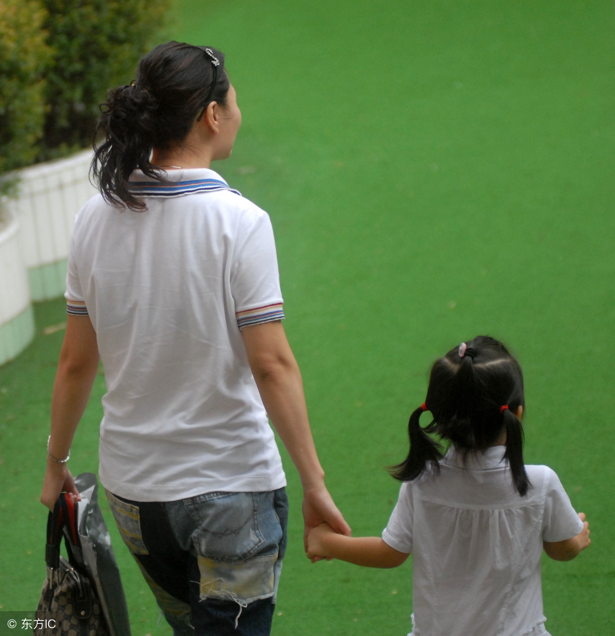 路边衣服不能捡有科学依据吗,捡别人的衣服穿有忌讳吗