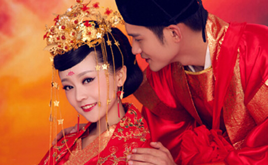 1977属蛇男和1978属马女相配吗,属蛇人和属马的人能合婚吗