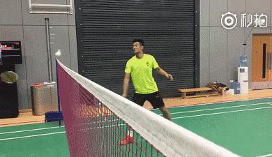 打羽毛球老输,打羽毛球老打到框