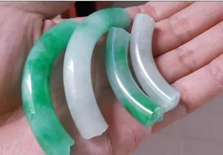 手镯摔裂了没断自己可以修吗,手镯摔坏了怎么处理呢