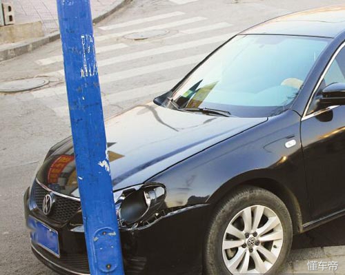 汽车右前方撞到了柱子,车撞到柱子上了如何处理