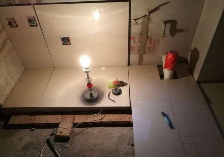 农村小伙做橱柜视频,穷小伙制作水泥砖