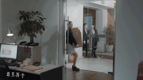 不管是LV还是VL,只要靠自己努力买的，就是可贵的！