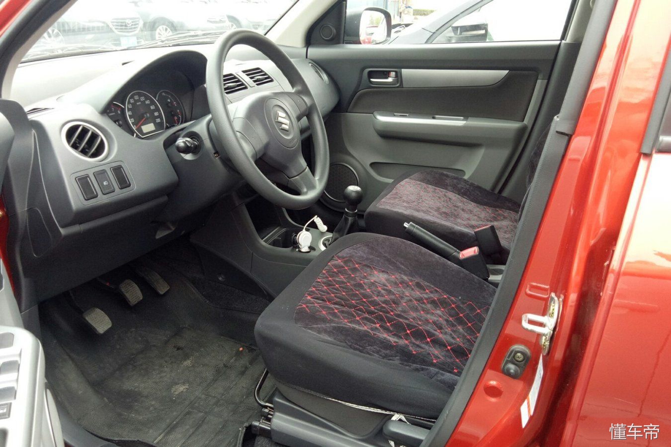 16款雨燕1.3手动价格,16款雨燕新车价格