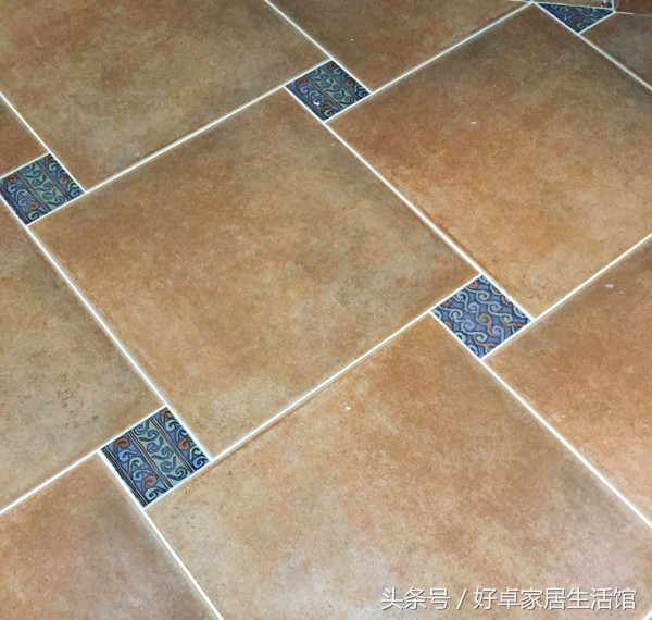 瓷砖美缝剂沾到衣服上怎么去除,美缝剂粘在瓷砖上怎么清理