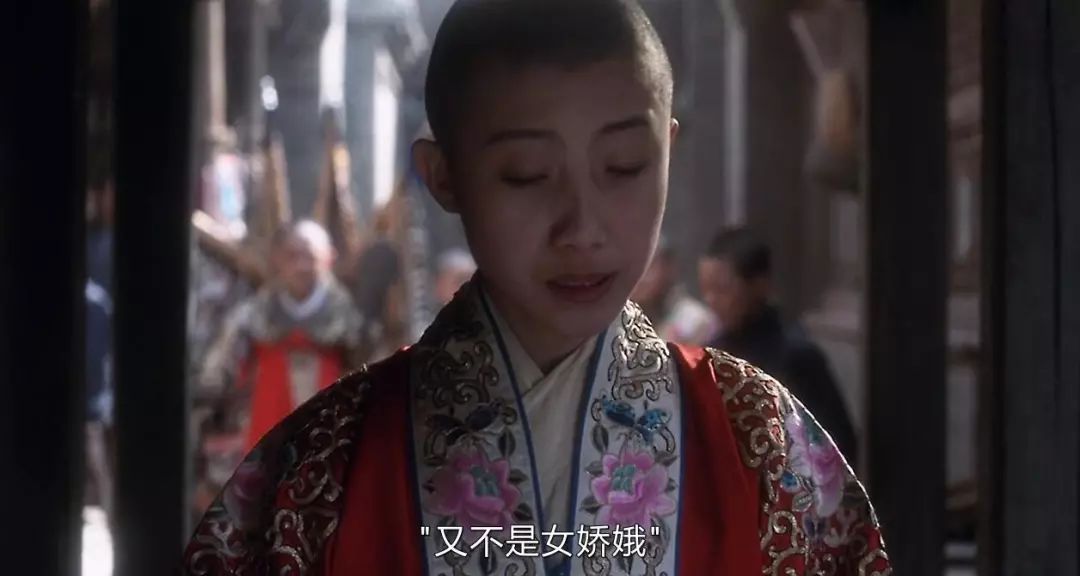 口欲的施虐到*欲情**的压抑，从程蝶衣的阉割到真虞姬的自刎