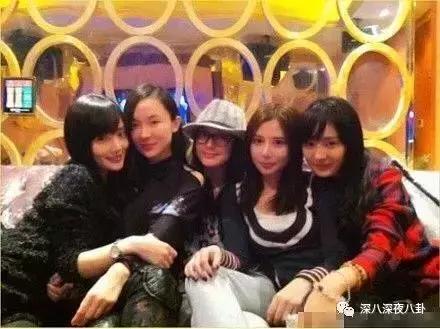 霍思燕为什么称小短手,霍思燕短手照片