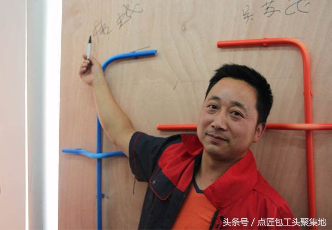 装修电工辛苦不,装修水电工师傅月收入