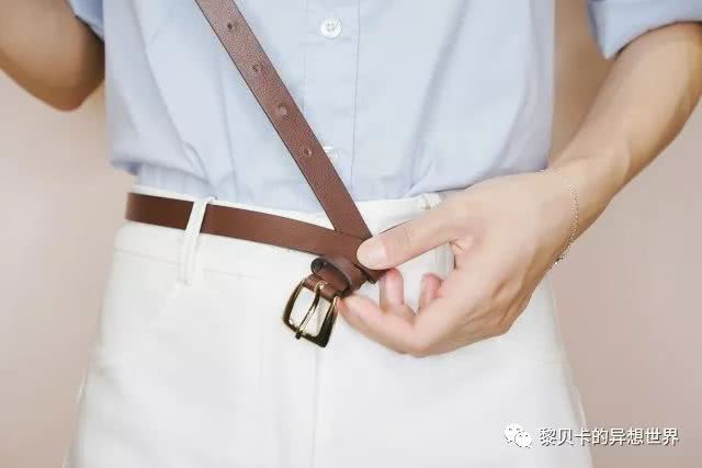 跆拳道白腰带的正确系法简单视频,带金属扣的腰带系法蝴蝶结慢动作