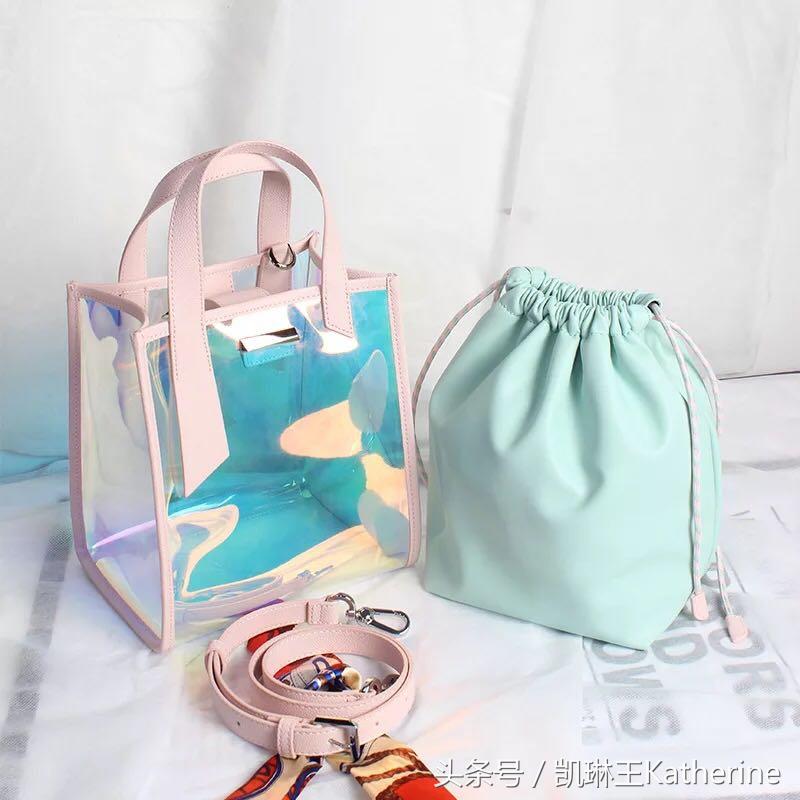 特别火的塑料袋包包,女生行李手提袋最近流行款