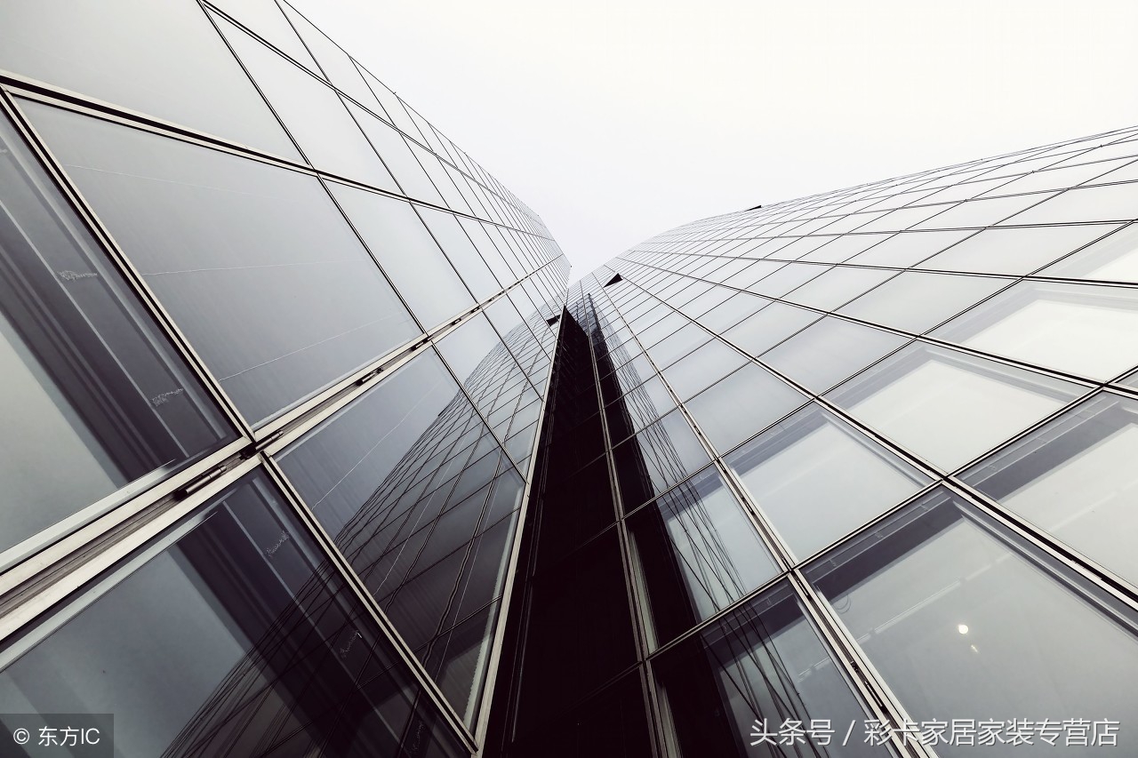 玻璃贴膜免胶与自粘贴哪个好,玻璃贴膜有胶和无胶的区别是什么